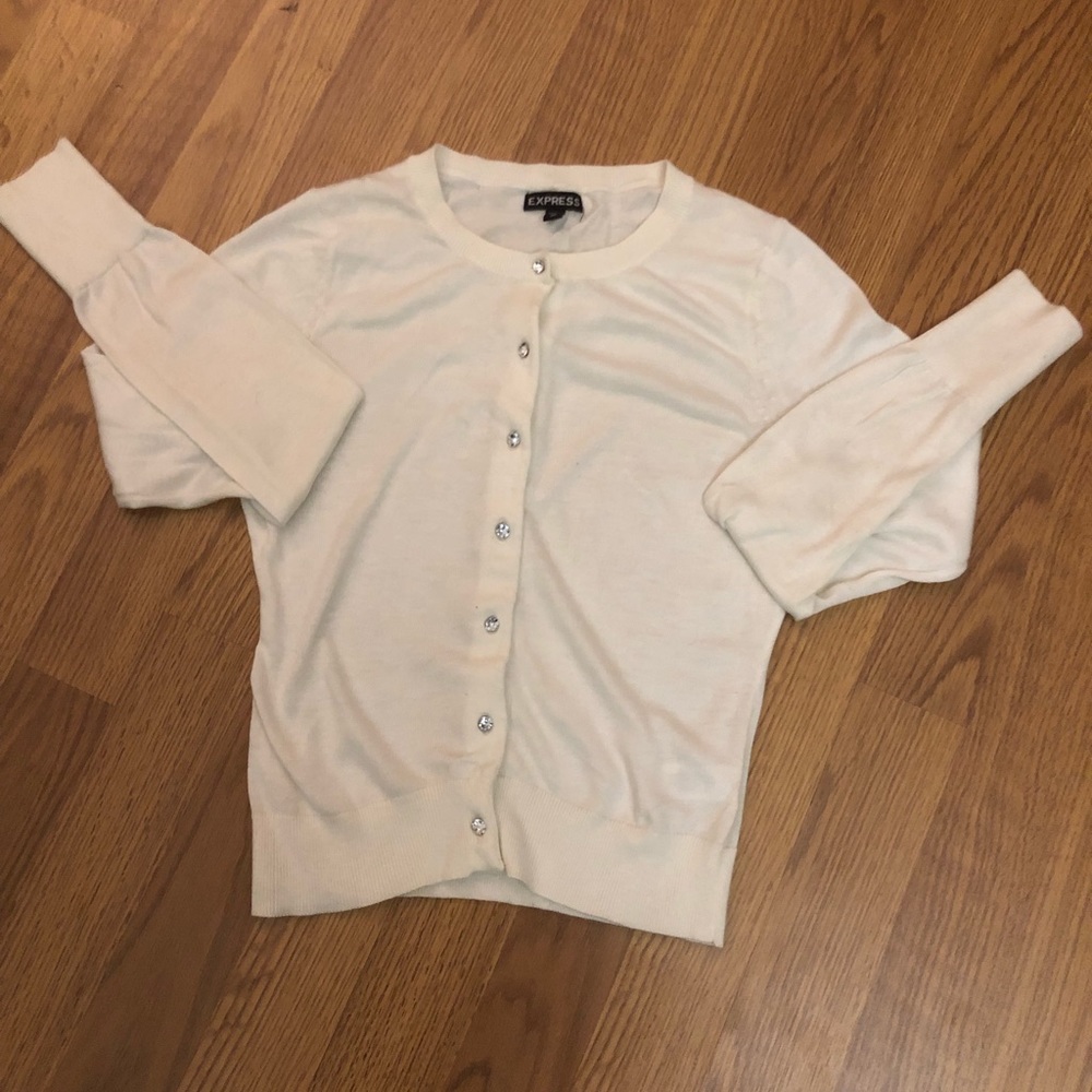 Off white cardigan 🌸